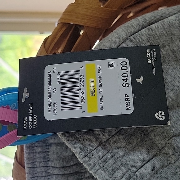 Under Armour Shorts, MENS GREY W/BELT, SIDE POCKETS, BACK SNAP POCKET, PULL-ON - Picture 3 of 5